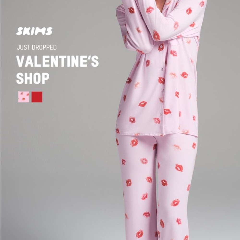 SKIMS RARE valentine’s day lip print pajama straight leg pant size M